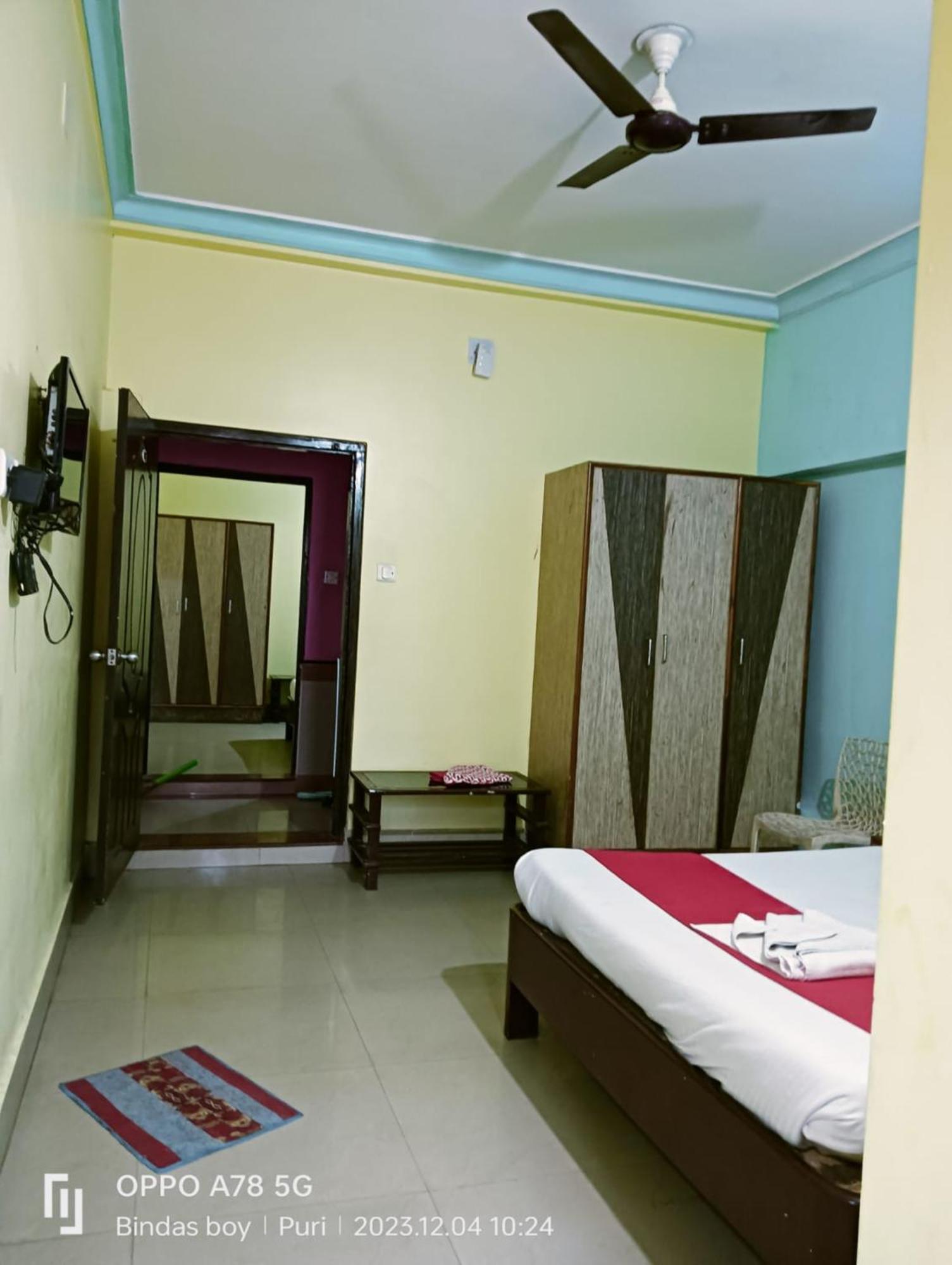 Hotel D2 Holiday Inn -Near Niladri Sea Beach - Puri - Official Verified エクステリア 写真
