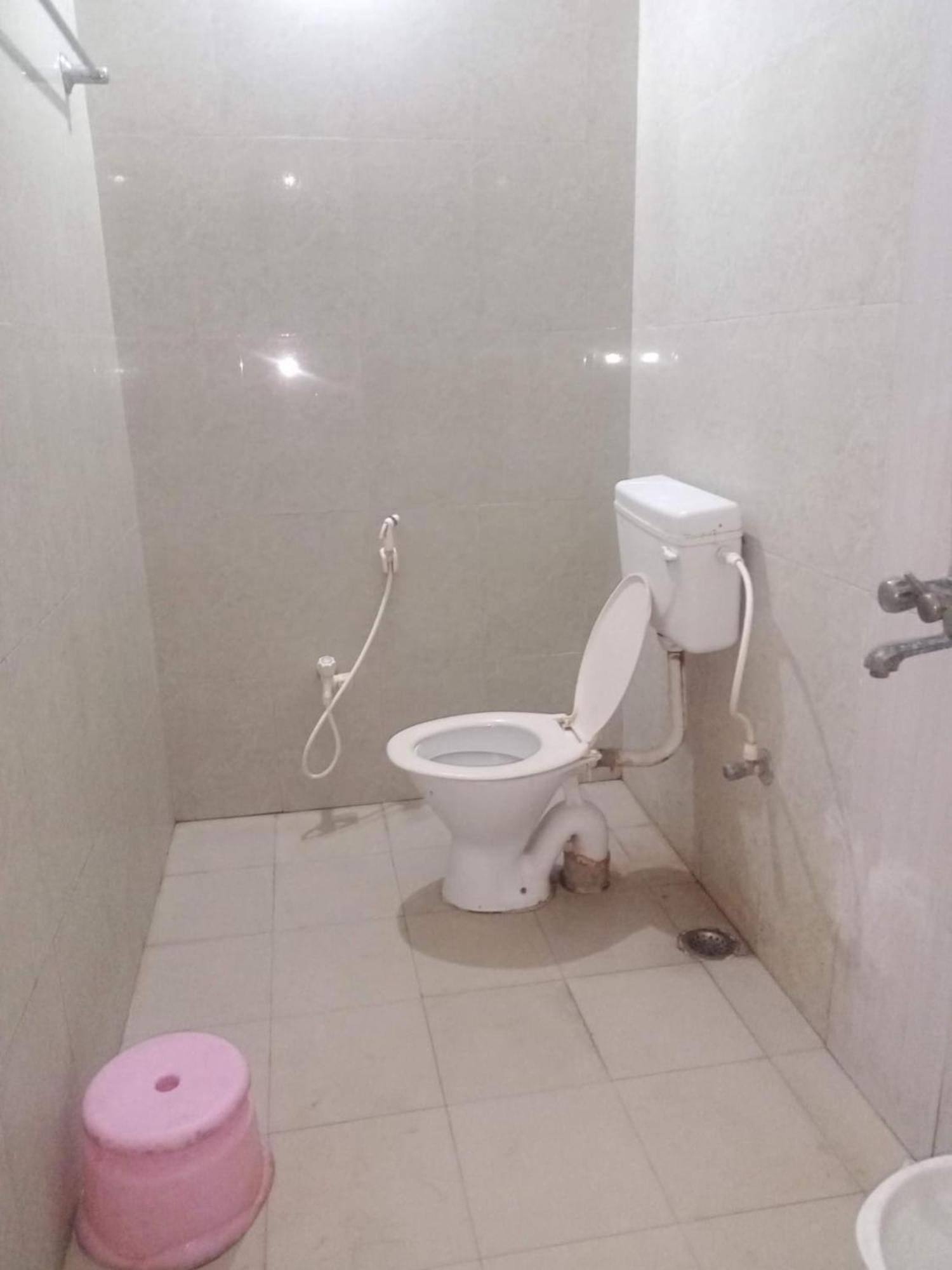 Hotel D2 Holiday Inn -Near Niladri Sea Beach - Puri - Official Verified エクステリア 写真