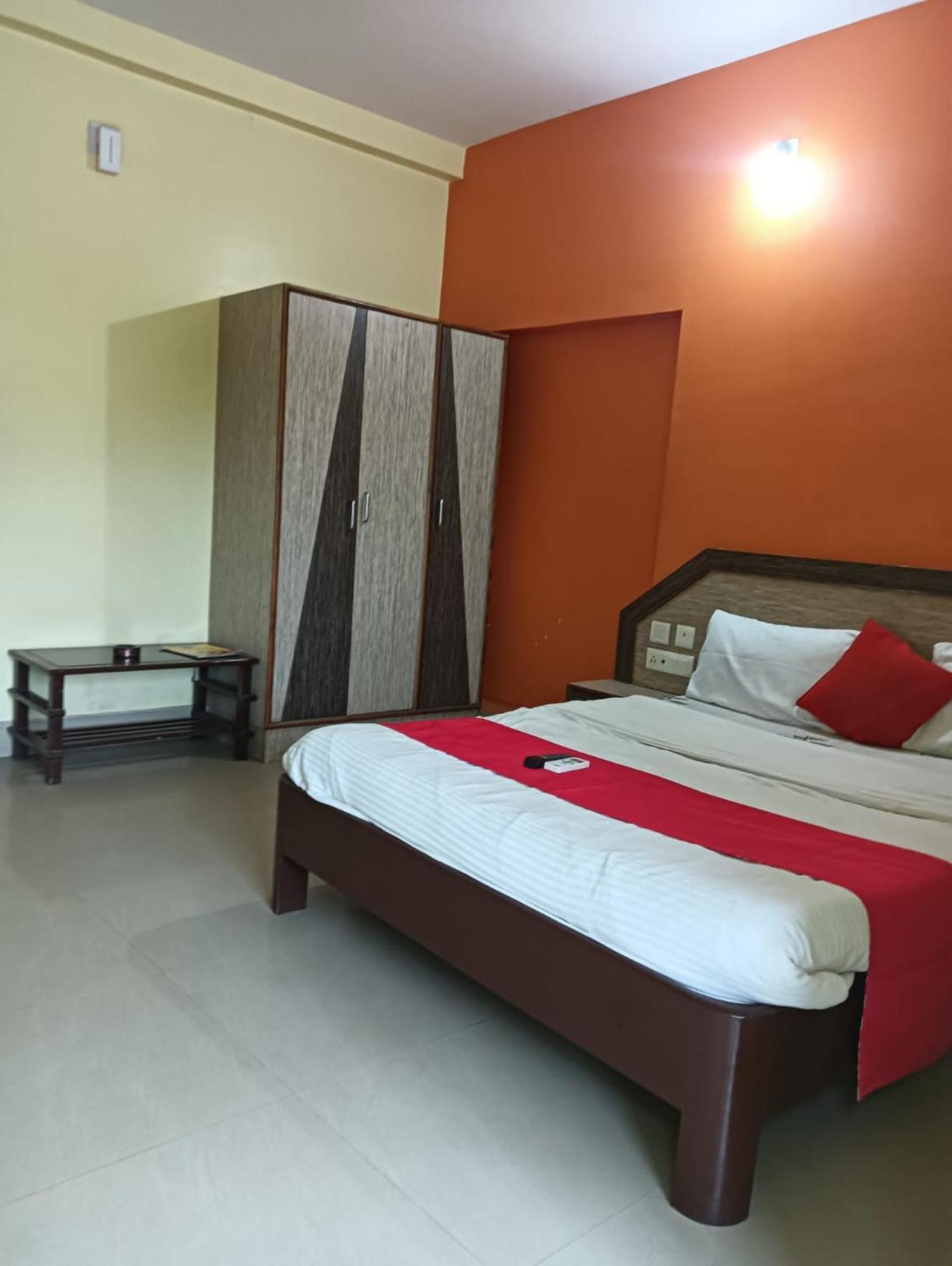 Hotel D2 Holiday Inn -Near Niladri Sea Beach - Puri - Official Verified エクステリア 写真