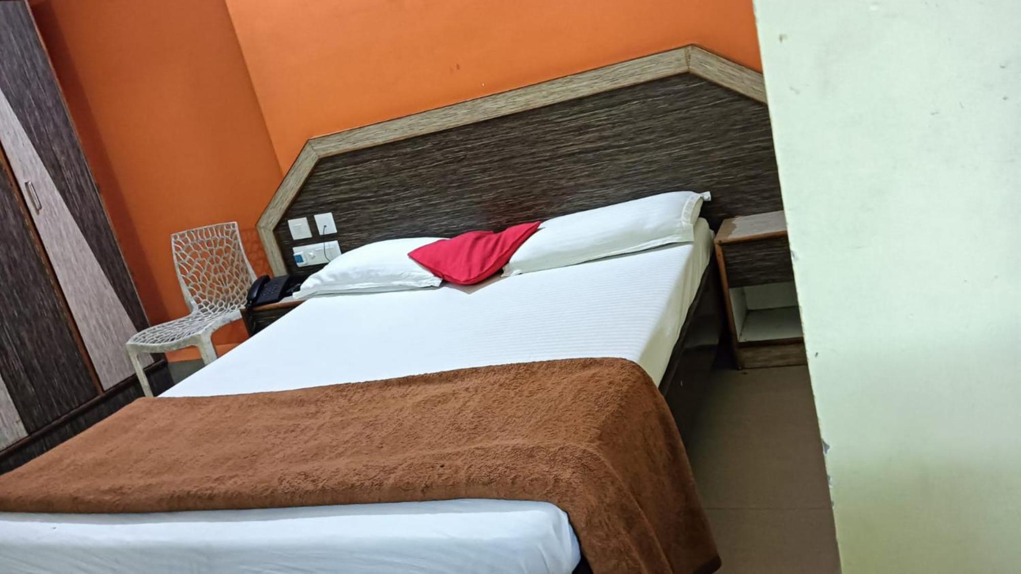 Hotel D2 Holiday Inn -Near Niladri Sea Beach - Puri - Official Verified エクステリア 写真