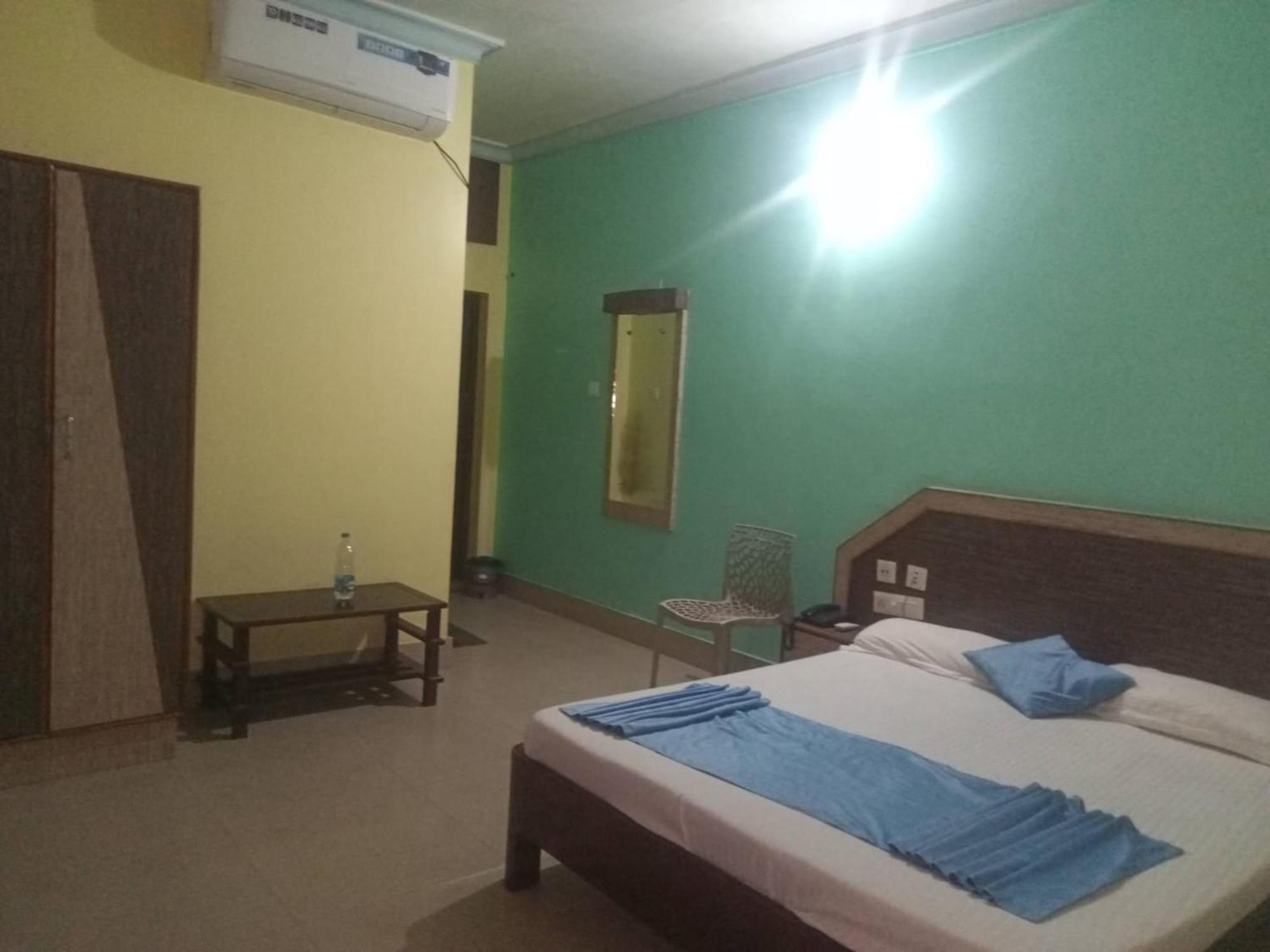Hotel D2 Holiday Inn -Near Niladri Sea Beach - Puri - Official Verified エクステリア 写真