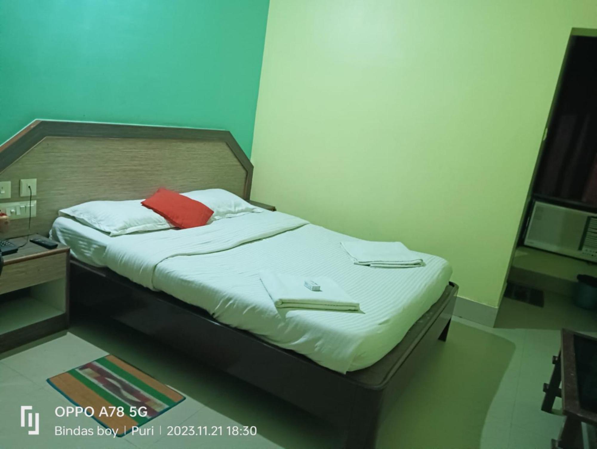 Hotel D2 Holiday Inn -Near Niladri Sea Beach - Puri - Official Verified エクステリア 写真