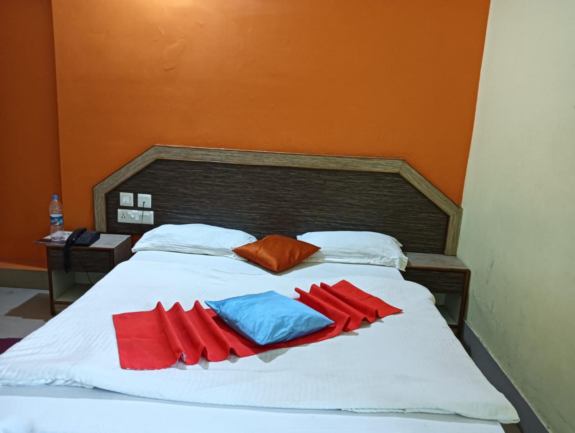 Hotel D2 Holiday Inn -Near Niladri Sea Beach - Puri - Official Verified エクステリア 写真